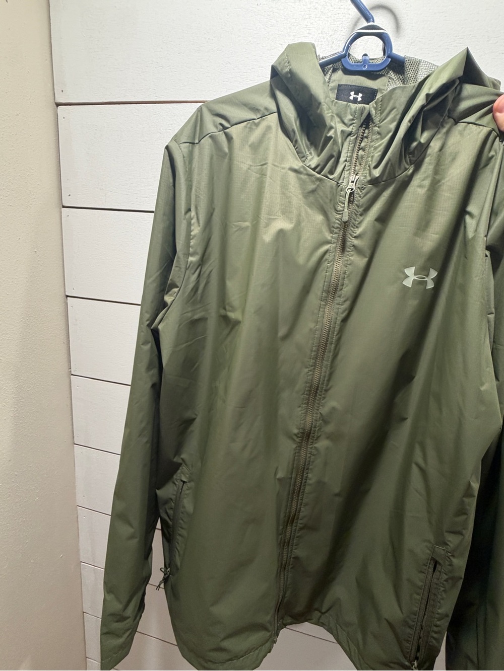 Men’s Under Armour Olive Green Hooded Windbreaker Rain Jacket